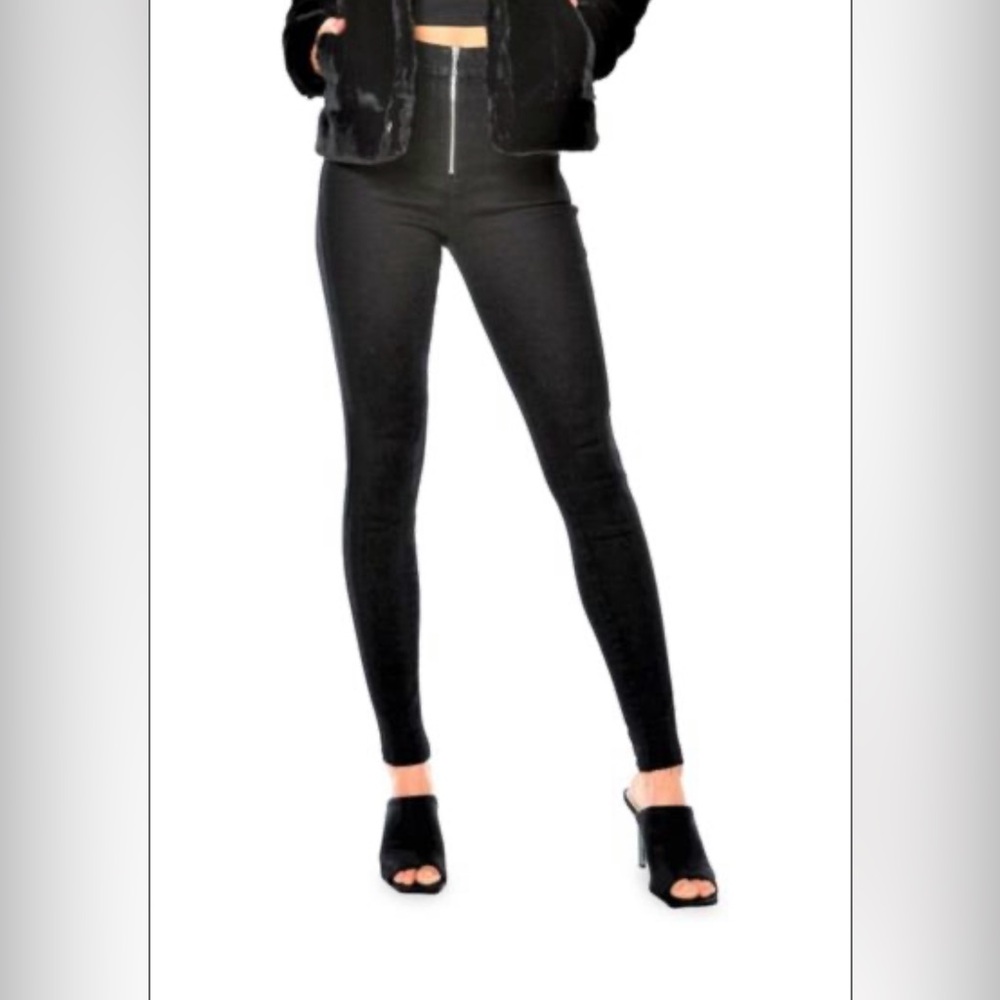 JUICY COUTURE
Cali Skinny Leg Jeans